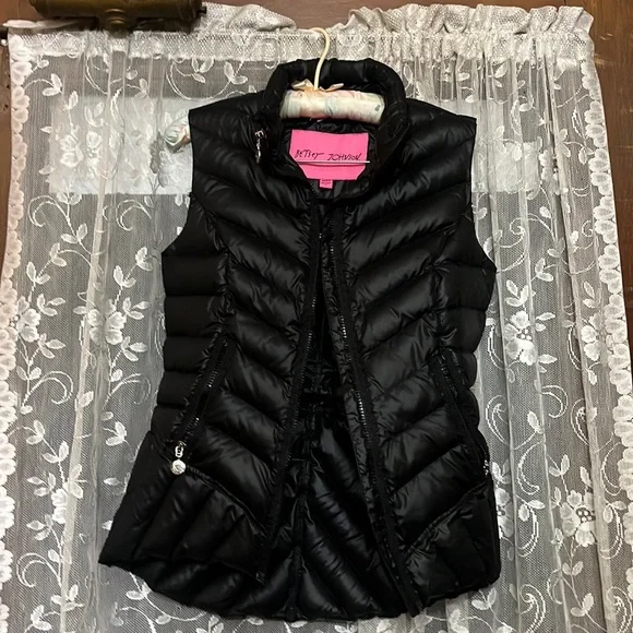 Besty Johnson size small black vest used only once no rips no stains perfect ! - Picture 1 of 5